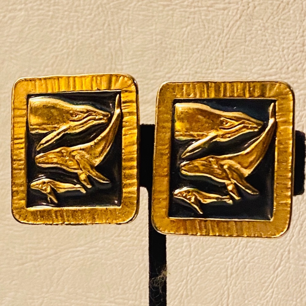 Vintage MODE Enamel & Gold Whale Clip on Earrings